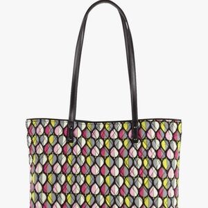 Vera Bradley 
Moon drop Style 
 Tote Bag
adjustable shoulder strap 
Pre Loved